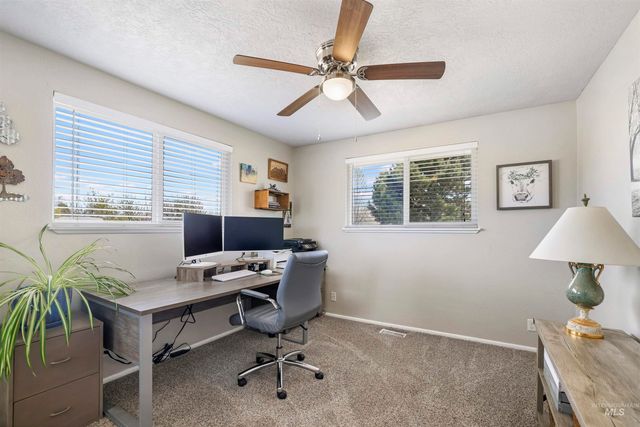 21 N Pit Lane, Nampa, ID 83687