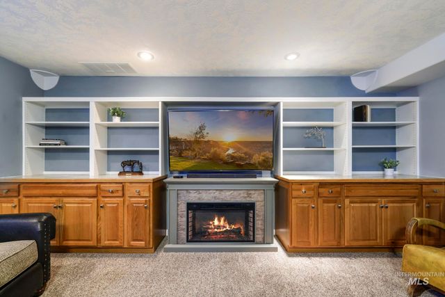21 N Pit Lane, Nampa, ID 83687