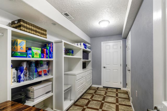 21 N Pit Lane, Nampa, ID 83687