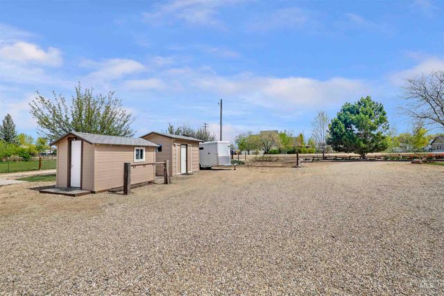 21 N Pit Lane, Nampa, ID 83687