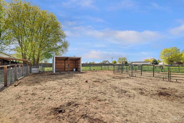 21 N Pit Lane, Nampa, ID 83687
