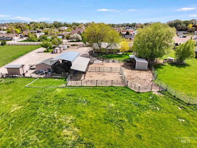 21 N Pit Lane, Nampa, ID 83687