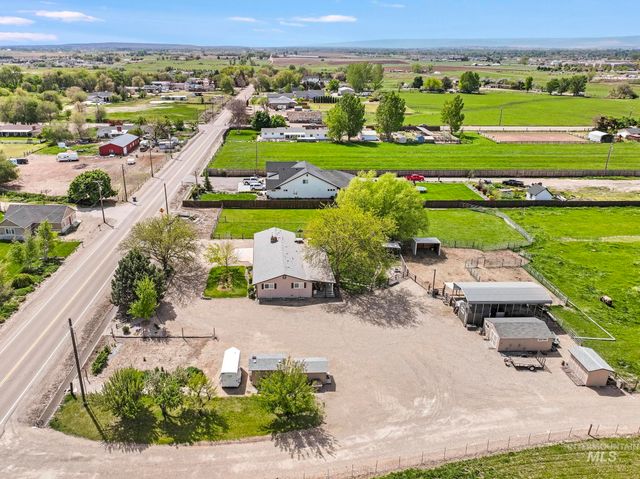 21 N Pit Lane, Nampa, ID 83687