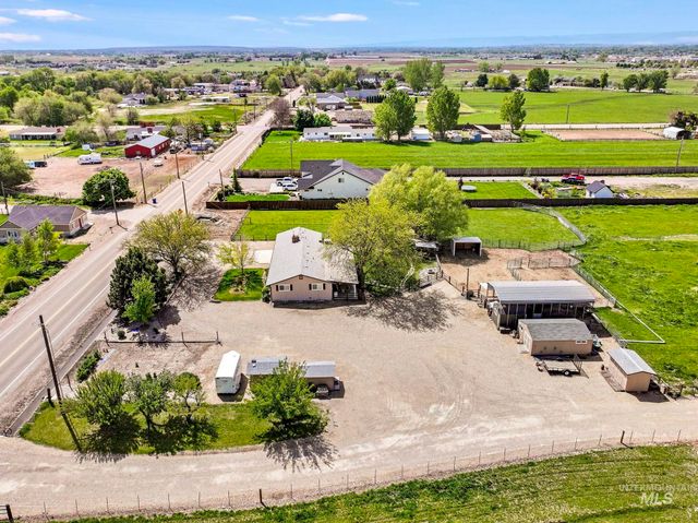 21 N Pit Lane, Nampa, ID 83687