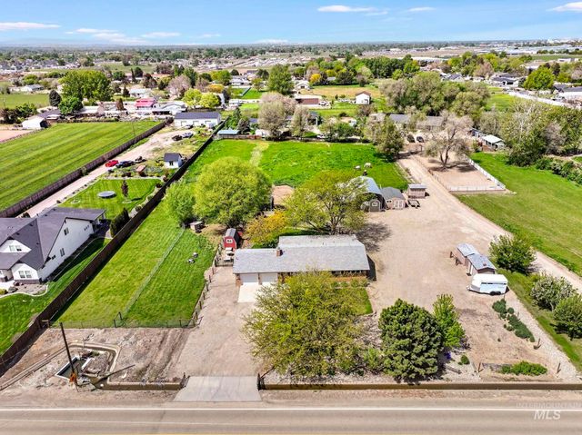 21 N Pit Lane, Nampa, ID 83687
