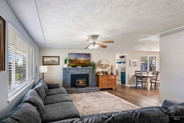 21 N Pit Lane, Nampa, ID 83687