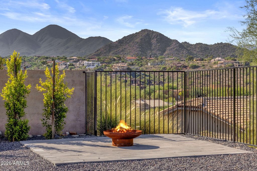 15520 E SUNBURST Drive, Fountain Hills, AZ 85268 — photo 2