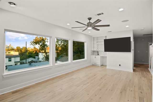 1335 Glidden Street, Dallas, TX 75203