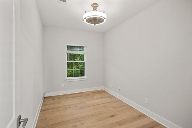 1335 Glidden Street, Dallas, TX 75203