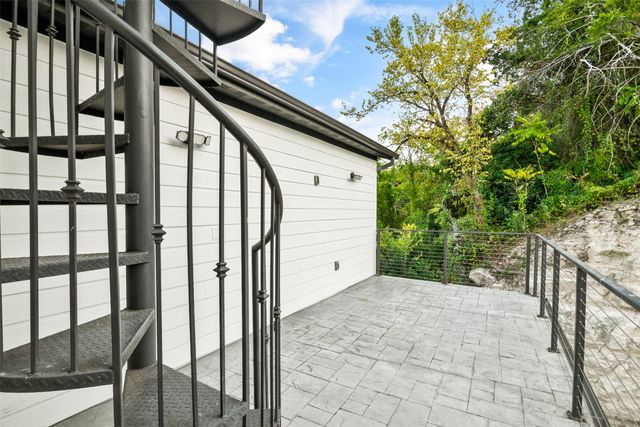 1335 Glidden Street, Dallas, TX 75203