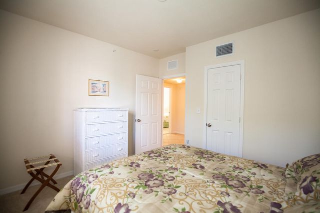 6492 EMERALD DUNES Drive 205, West Palm Beach, FL 33411