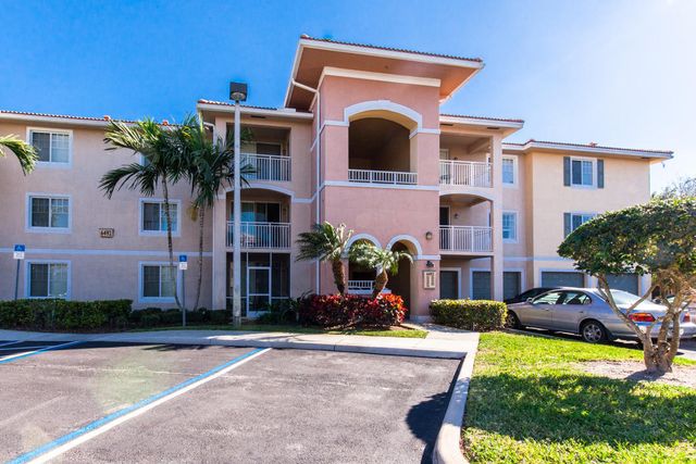6492 EMERALD DUNES Drive 205, West Palm Beach, FL 33411
