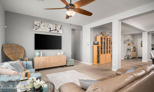 2526 W BALAO Drive, Phoenix, AZ 85085