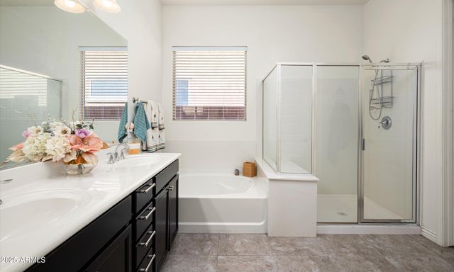 2526 W BALAO Drive, Phoenix, AZ 85085