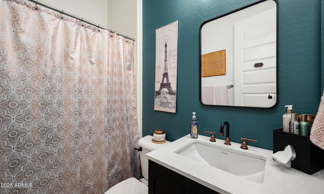 2526 W BALAO Drive, Phoenix, AZ 85085