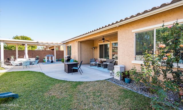 2526 W BALAO Drive, Phoenix, AZ 85085