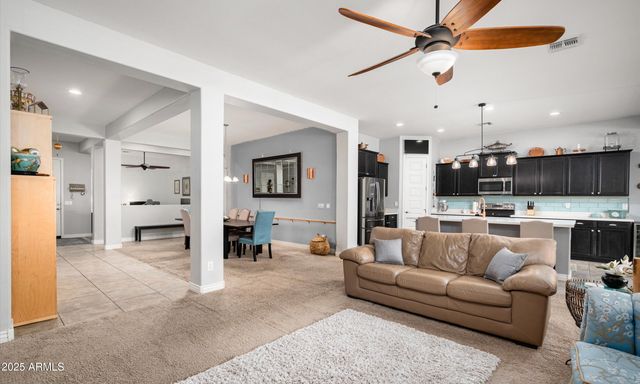 2526 W BALAO Drive, Phoenix, AZ 85085