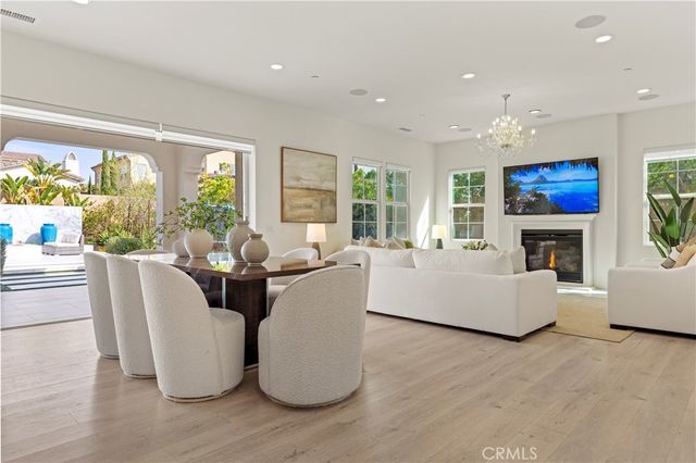 111 Cruiser, Irvine, CA 92618