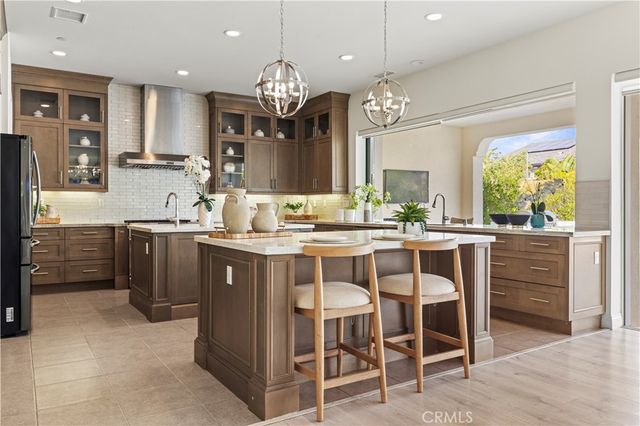 111 Cruiser, Irvine, CA 92618