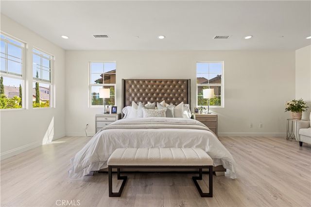 111 Cruiser, Irvine, CA 92618