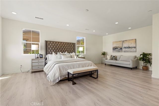 111 Cruiser, Irvine, CA 92618