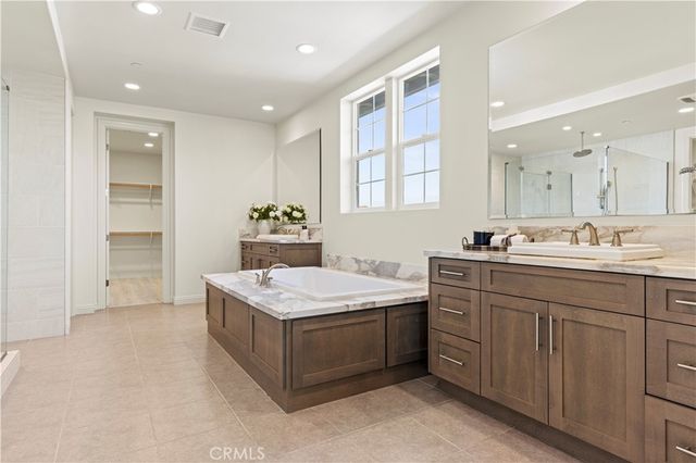 111 Cruiser, Irvine, CA 92618