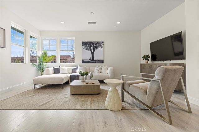 111 Cruiser, Irvine, CA 92618