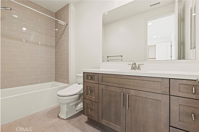 111 Cruiser, Irvine, CA 92618