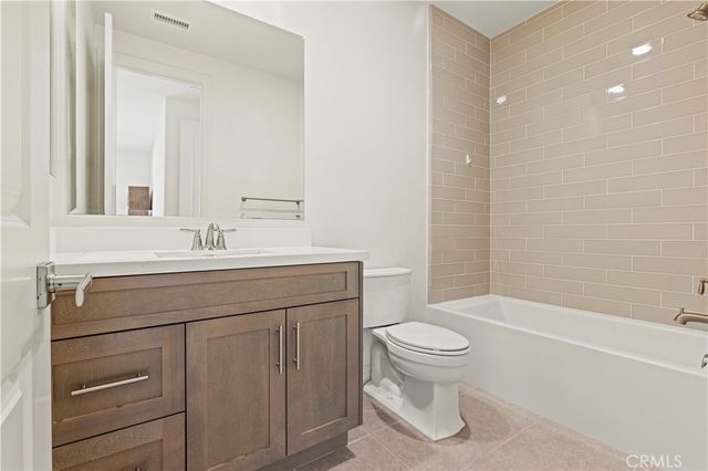 111 Cruiser, Irvine, CA 92618