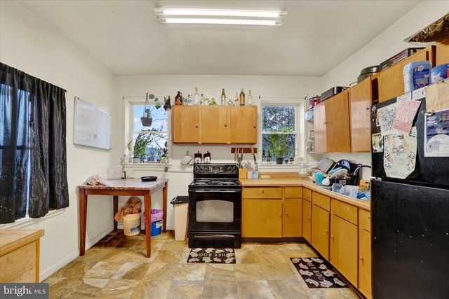 708 E PHILADELPHIA ST, York, PA 17403