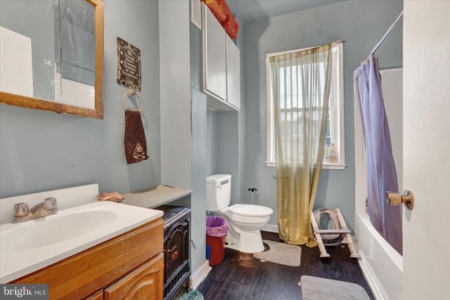 708 E PHILADELPHIA ST, York, PA 17403