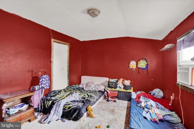 708 E PHILADELPHIA ST, York, PA 17403