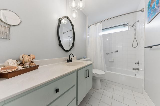 3204 Lakemont Court, Palm Beach Gardens, FL 33403