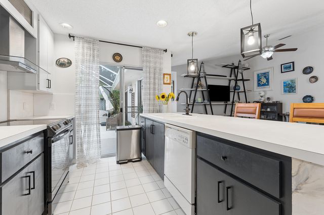 3204 Lakemont Court, Palm Beach Gardens, FL 33403