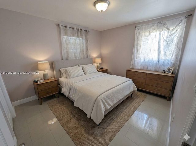 442 NE 162nd St, Miami, FL 33162