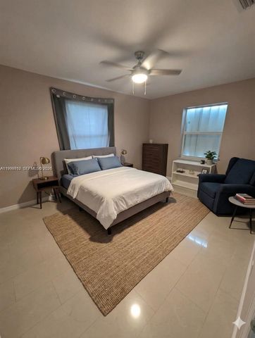 442 NE 162nd St, Miami, FL 33162