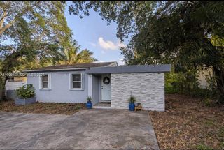 442 NE 162nd St, Miami, FL 33162