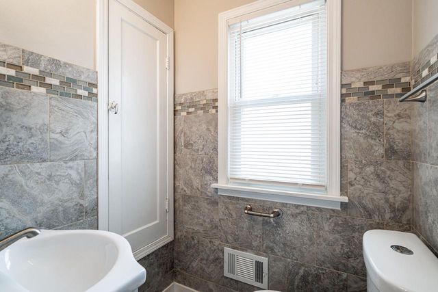 4101 N 39th STREET, Milwaukee, WI 53216
