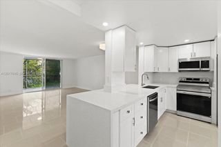 319 NE 14th Ave 201, Hallandale Beach, FL 33009