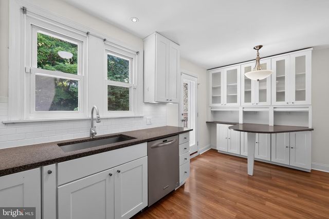 140 ROCHELLE AVE, Philadelphia, PA 19128
