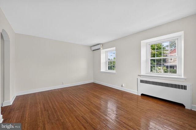 140 ROCHELLE AVE, Philadelphia, PA 19128