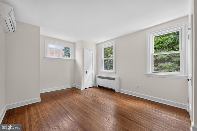 140 ROCHELLE AVE, Philadelphia, PA 19128