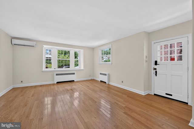 140 ROCHELLE AVE, Philadelphia, PA 19128