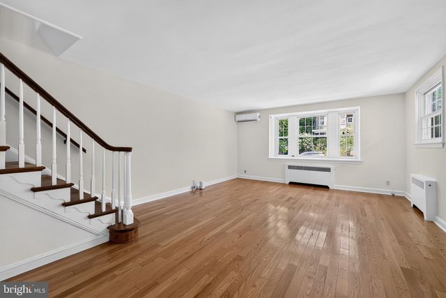 140 ROCHELLE AVE, Philadelphia, PA 19128