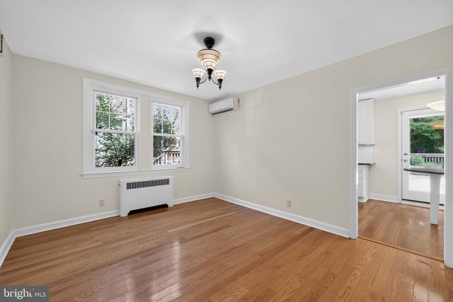 140 ROCHELLE AVE, Philadelphia, PA 19128