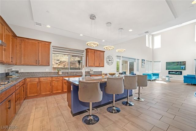 8 Hilltop Crest Street, Henderson, NV 89011