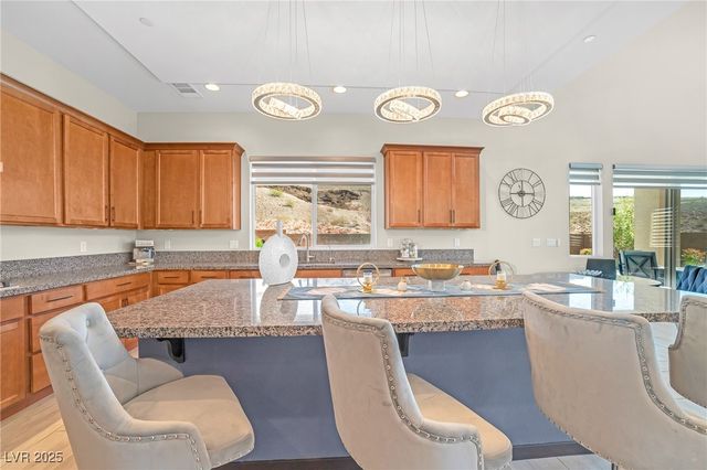 8 Hilltop Crest Street, Henderson, NV 89011