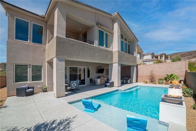 8 Hilltop Crest Street, Henderson, NV 89011