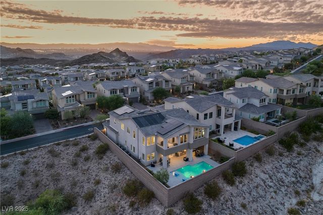 8 Hilltop Crest Street, Henderson, NV 89011