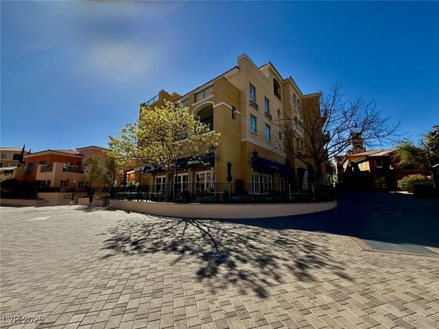 8 Hilltop Crest Street, Henderson, NV 89011